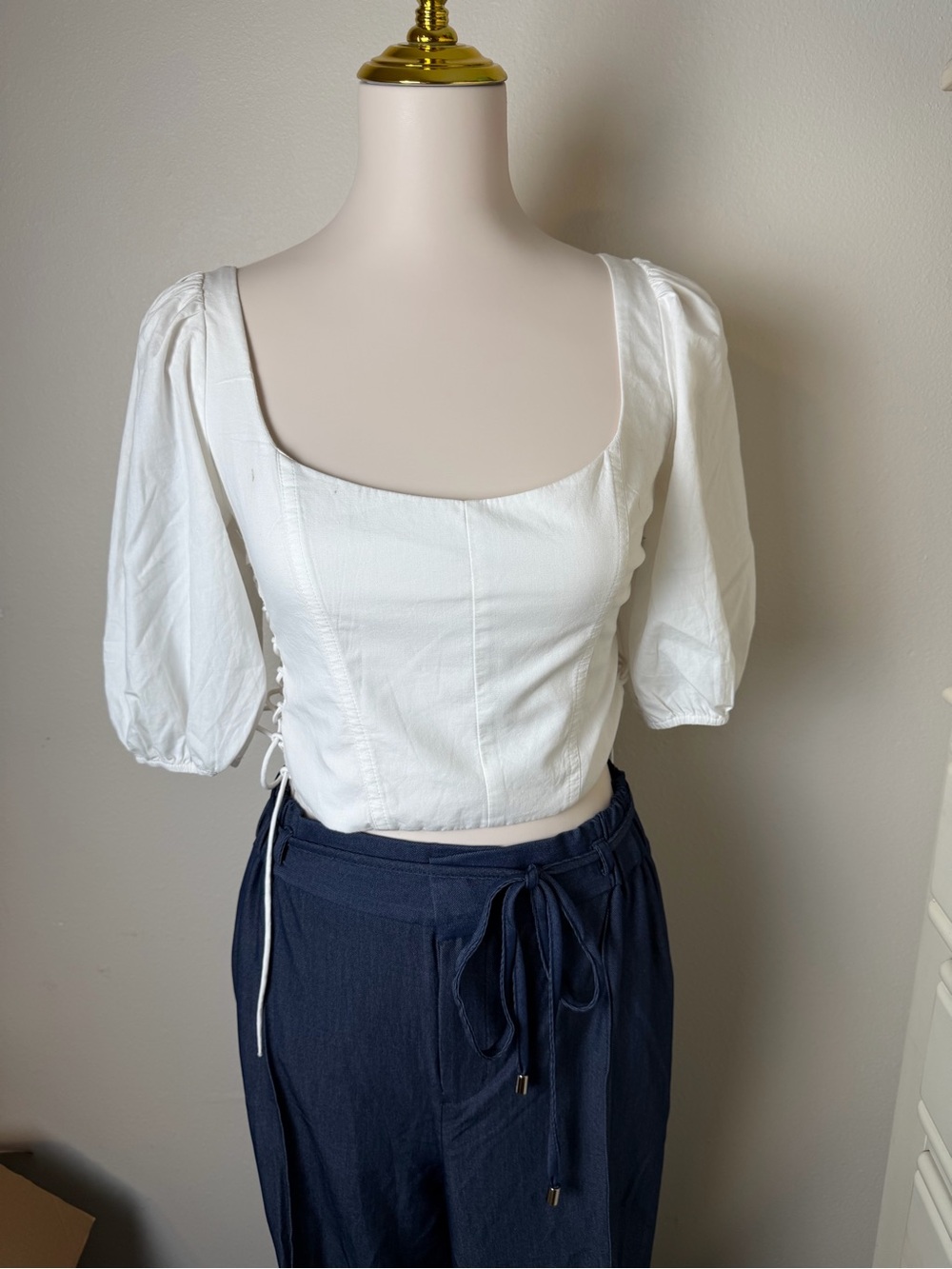Abercrombie & Fitch White Square-Neck Puff Sleeve Crop Top